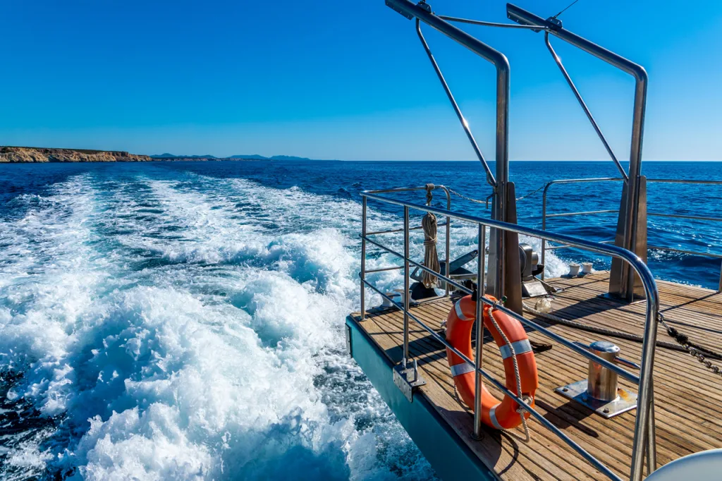 How to Choose the Right Marine Liability Insurance Provider